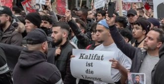 Saksan kotimaantiedustelu ei ole huolissaan vaatimuksesta muuttaa maa islamilaiseksi valtioksi – ”Kalifaatti on valtiomuoto siinä missä monarkiakin”